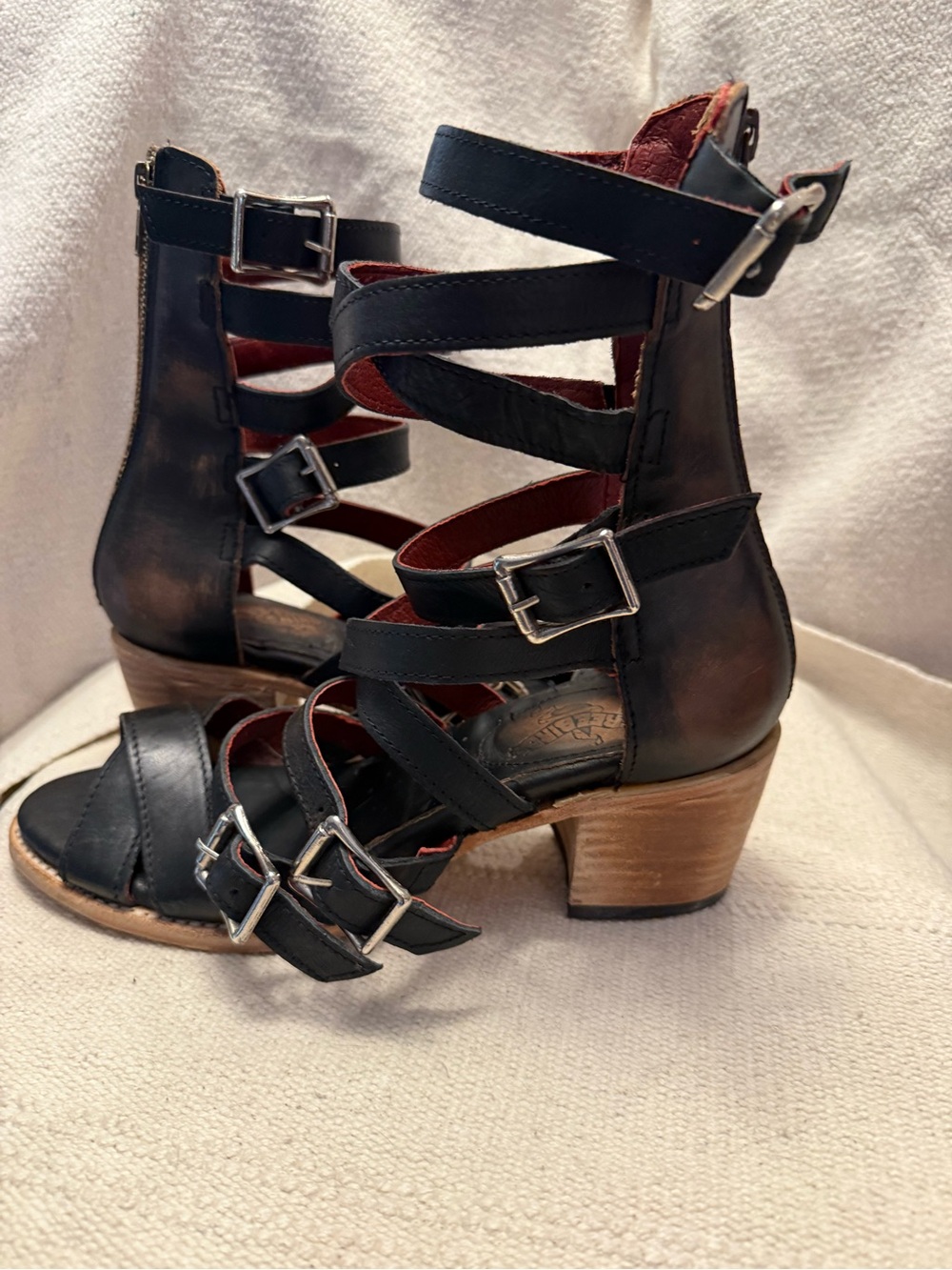 Freebird Cozumel Black Strappy Buckle Block Heel Sandals - size 9